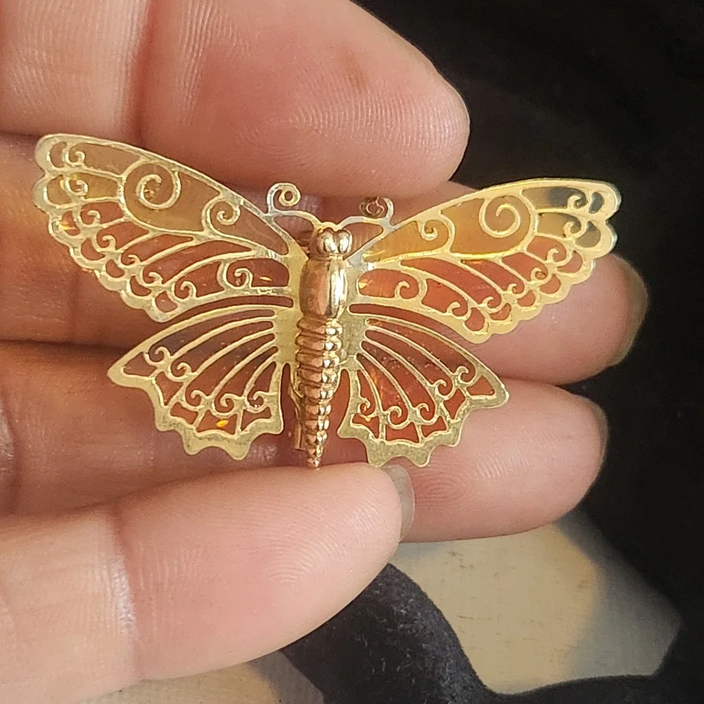 Avon Vintage Butterfly Brooch‎ Gold Tone Amber Yellow Stained Glass Enamel Pin